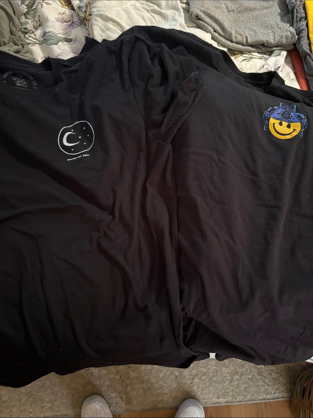 Black Graphic T-Shirt with Smile Helmet Patch savage tacticians